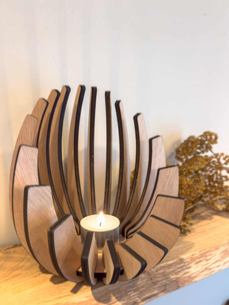 IMG_2335 gepersonaliseerde houten cadeaus, Duurzame houten lamp met warme verlichting, handgemaakt in Nederland