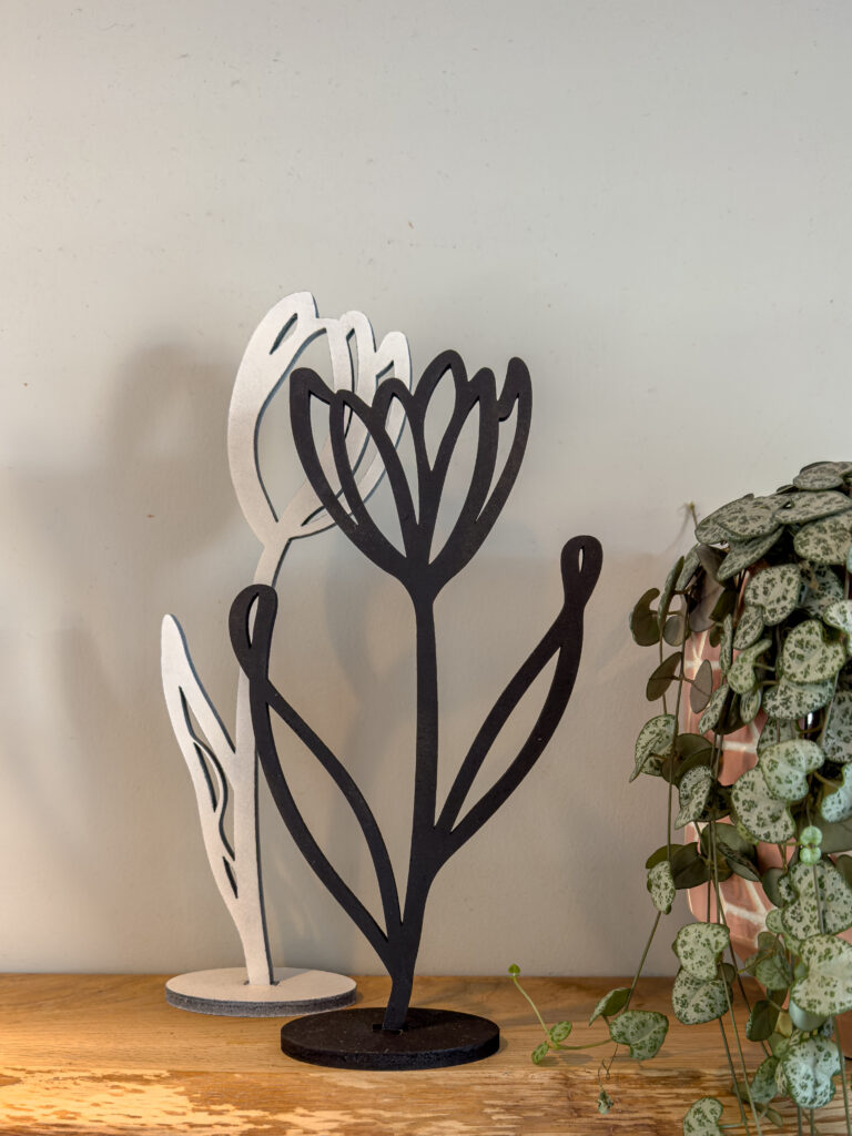 Decoratieve houten bloemen, handgemaakt in Nederland